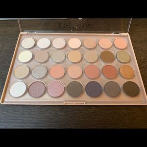 BooHoo Eyeshadows Nudes. Brand New.